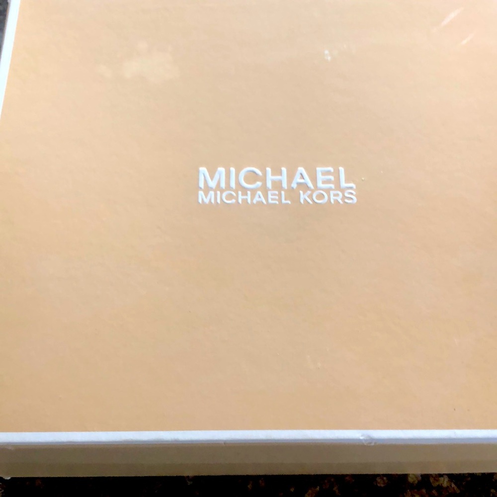 NEW! Never used Michael Kors boots chocolate